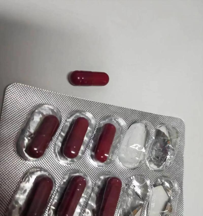 猫的保健品选择与食用指南（猫的健康离不开合适的保健品）