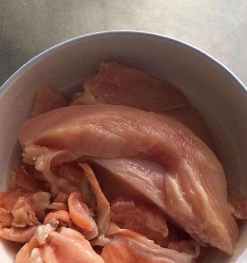 狗狗不能吃的肉类清单：这些肉可能危害宠物健康