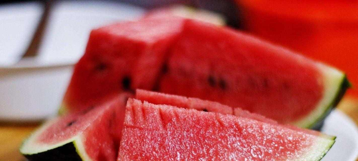 金毛犬爱吃的水果清单与营养分析，健康喂养指南