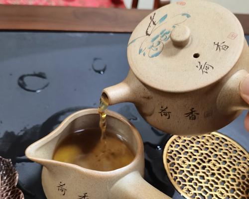 家里烧檀香的好处（檀香的神秘力量与健康益处）