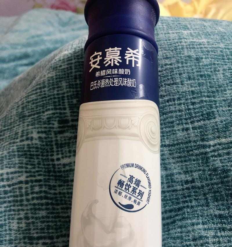 猫为何喜欢酸奶？健康影响与喂养建议