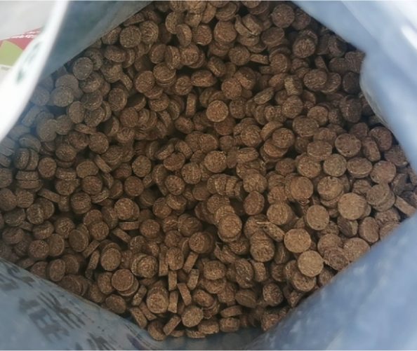 多格爸爸暖胃版鸭肉猫粮测评:价格逆天,配方亮眼 多格爸爸八果双珍鸭猫粮怎么样?